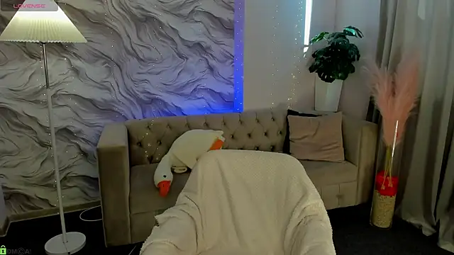 Kylie-Voss online show from 07.06.26