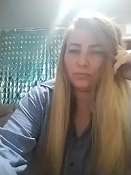 Snapshot of AngelWhite008 chatting on 07.16.26 AngelWhite008 online show from 07.16.26