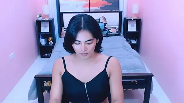 Snapshot of MiamoreAmara69 chatting on 06.25.26 MiamoreAmara69 online show from 06.25.26