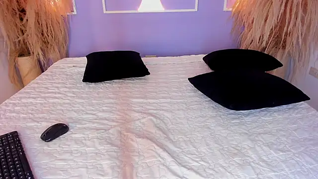 Haileyconnors  online show from 06.12.26