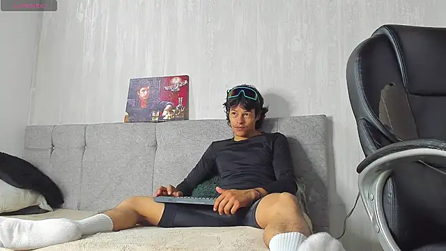 tommyhot7 online show from 06.21.26