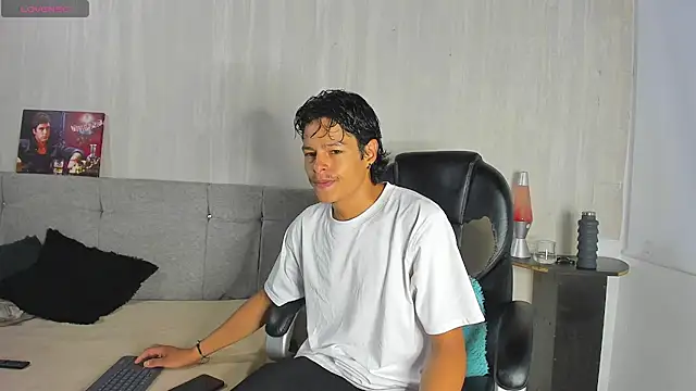 tommyhot7 online show from 06.25.26