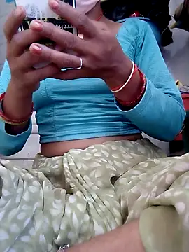 Snapshot of Aarti9080 chatting on 06.18.26 Aarti9080 online show from 06.18.26