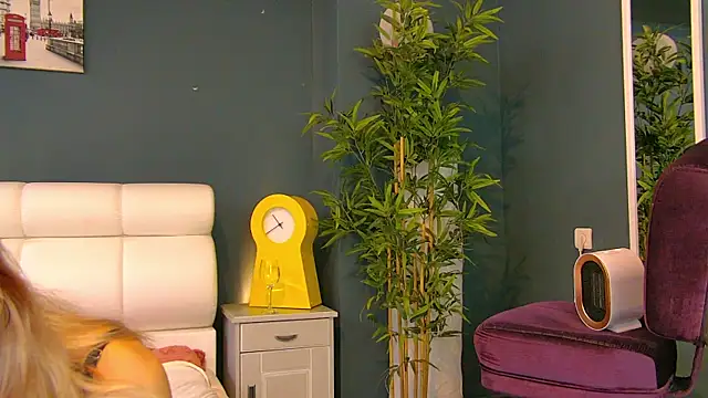 Tiny Tease online show from 07.02.26