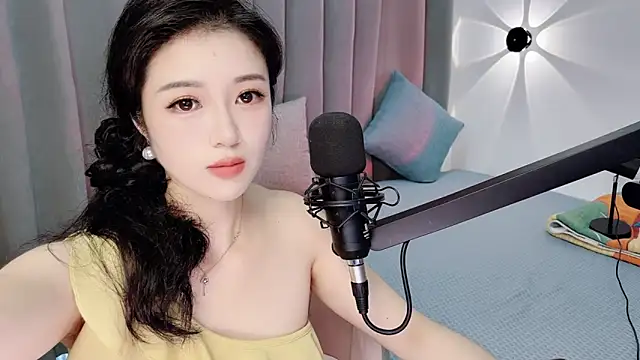 Momo-Wow online show from 06.20.26