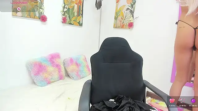 Snapshot of Vanes_hontter chatting on 06.18.26 Vanes hontter online show from 06.18.26