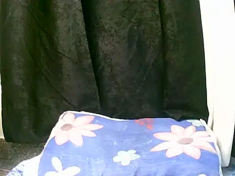 Snapshot of Sweet_zuri001 chatting on 06.27.26 Sweet zuri001 online show from 06.27.26