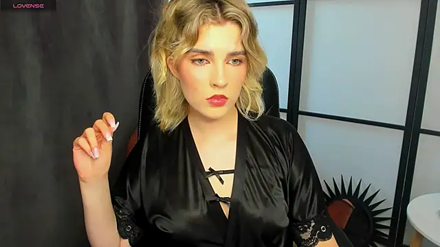 JulieDumont online show from 06.09.26