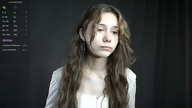 Snapshot of BellaTear chatting on 07.16.26 BellaTear online show from 07.16.26