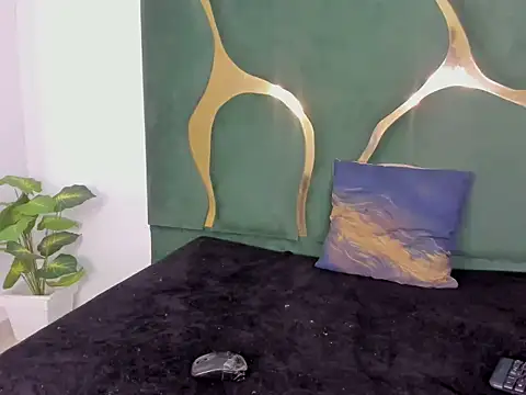 Mila petiteasm online show from 06.15.26