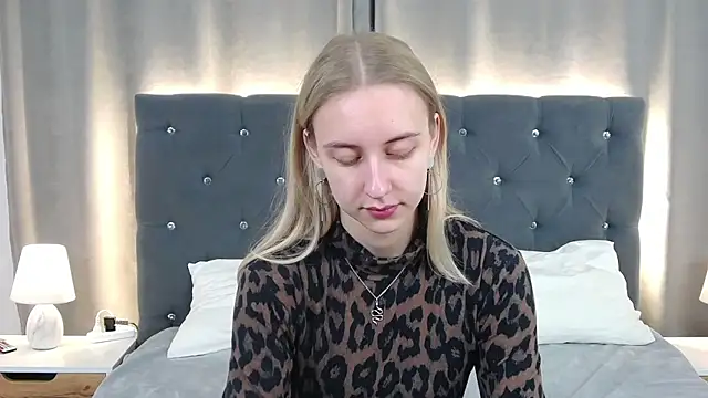 Snapshot of LirienVexx chatting on 06.27.26 LirienVexx online show from 06.27.26