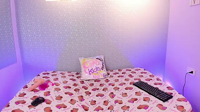 Bloomie 1 online show from 06.25.26