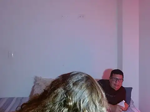 Snapshot of Chiquisexy1 chatting on 06.18.26 Chiquisexy1 online show from 06.18.26