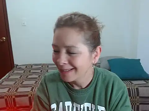 Snapshot of Chiquisexy1 chatting on 06.19.26 Chiquisexy1 online show from 06.19.26