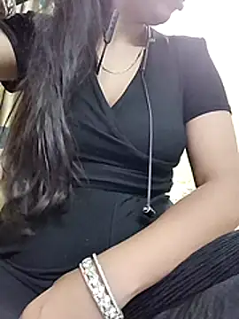 Snapshot of Romantic_riya_06 chatting on 06.28.26 Romantic riya 06 online show from 06.28.26