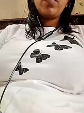 Snapshot of Romantic_riya_06 chatting on 07.19.26 Romantic riya 06 online show from 07.19.26