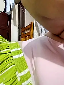 Snapshot of Romantic_riya_06 chatting on 07.19.26 Romantic riya 06 online show from 07.19.26