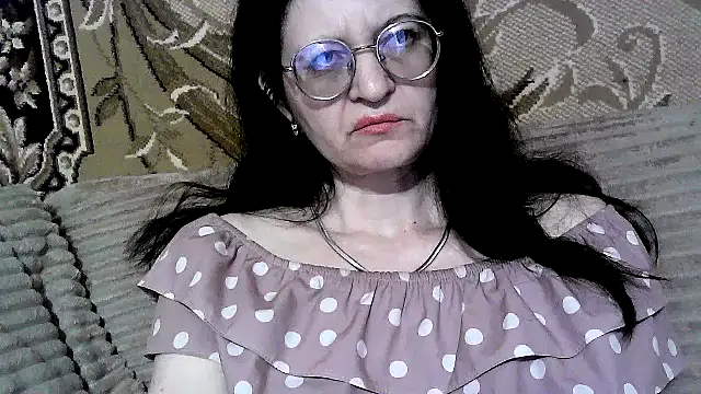 Snapshot of Dear_Annet chatting on 06.13.26 Dear Annet online show from 06.13.26