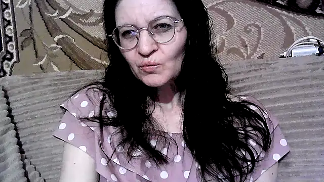 Snapshot of Dear_Annet chatting on 06.26.26 Dear Annet online show from 06.26.26