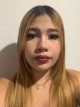 Snapshot of zury_cute1 chatting on 06.23.26 zury cute1 online show from 06.23.26