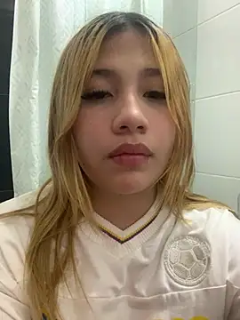 Snapshot of zury_cute1 chatting on 06.28.26 zury cute1 online show from 06.28.26