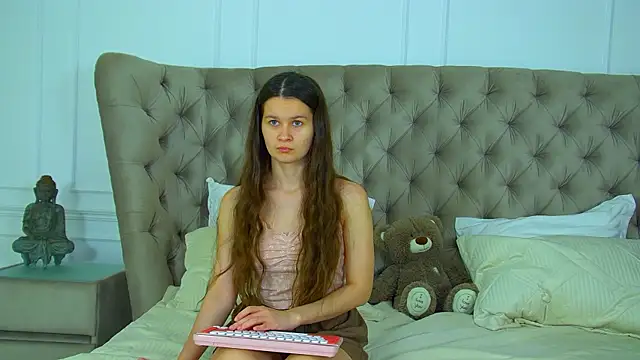 JuliettaTiffani online show from 07.05.26