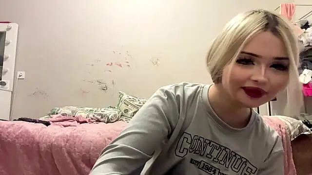 moonluv33 online show from 06.12.26
