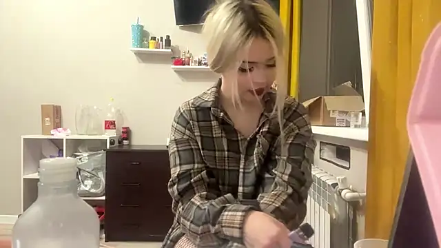 moonluv33 online show from 06.25.26
