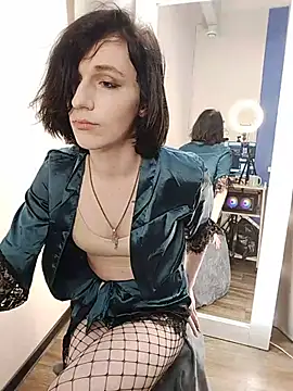Snapshot of MickeQuinee chatting on 07.10.26 MickeQuinee online show from 07.10.26