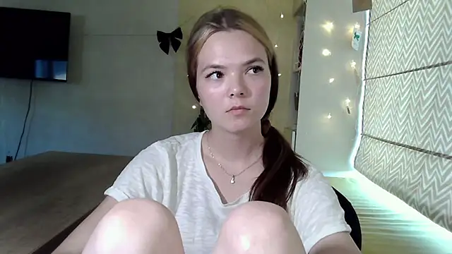 AvrilGillig online show from 06.26.26