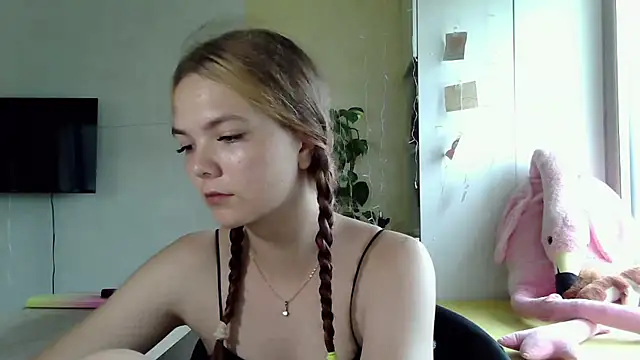 AvrilGillig online show from 07.10.26