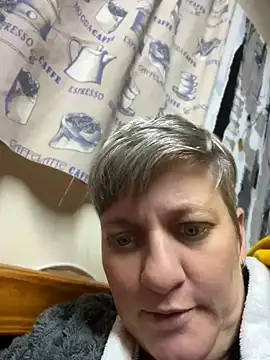Snapshot of blueiceeyes chatting on 06.18.26 blueiceeyes online show from 06.18.26