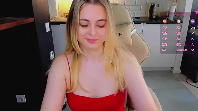Snapshot of blonde_kellyy chatting on 07.05.26 blonde kellyy online show from 07.05.26