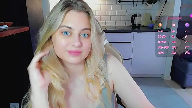 Snapshot of blonde_kellyy chatting on 07.24.26 blonde kellyy online show from 07.24.26