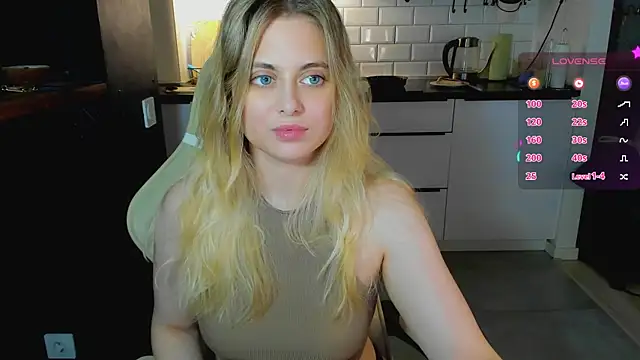 Snapshot of blonde_kellyy chatting on 07.26.26 blonde kellyy online show from 07.26.26