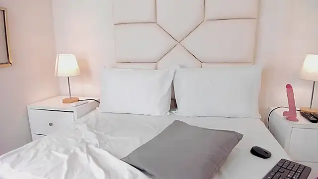 NaomiCambels online show from 06.21.26