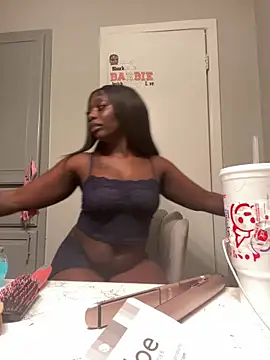Snapshot of barbiethebody chatting on 06.15.26 barbiethebody online show from 06.15.26