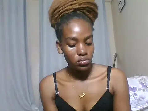 Snapshot of Lola_Allure chatting on 06.13.26 Lola Allure online show from 06.13.26