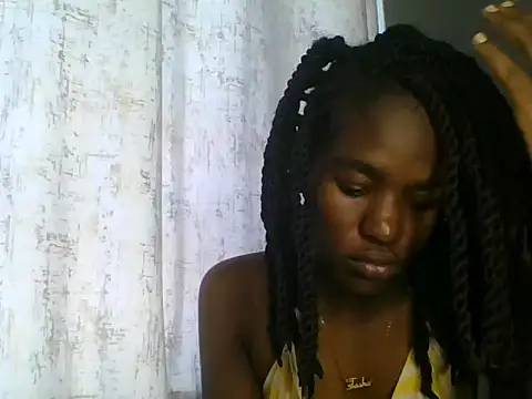 Snapshot of Lola_Allure chatting on 06.27.26 Lola Allure online show from 06.27.26