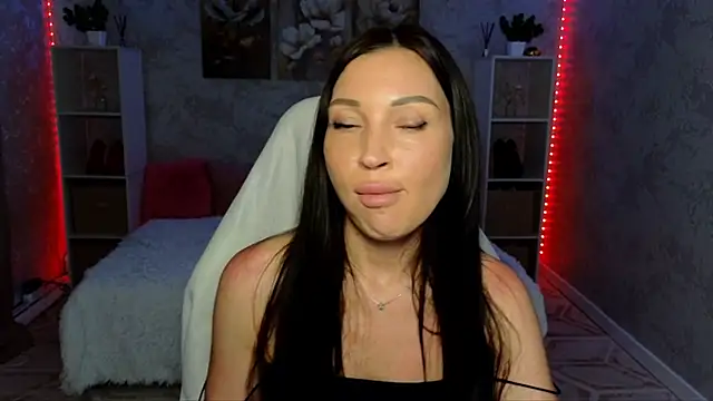 NikoleMills online show from 06.10.26