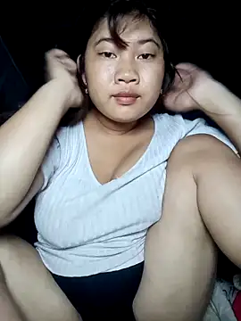 Snapshot of Emelyzz chatting on 06.19.26 Emelyzz online show from 06.19.26