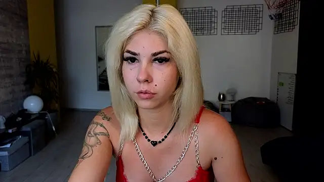 Snapshot of Sarahcamsx chatting on 07.06.26 Sarahcamsx online show from 07.06.26
