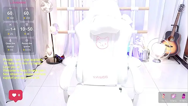 Snapshot of BabySnake chatting on 07.08.26 BabySnake online show from 07.08.26