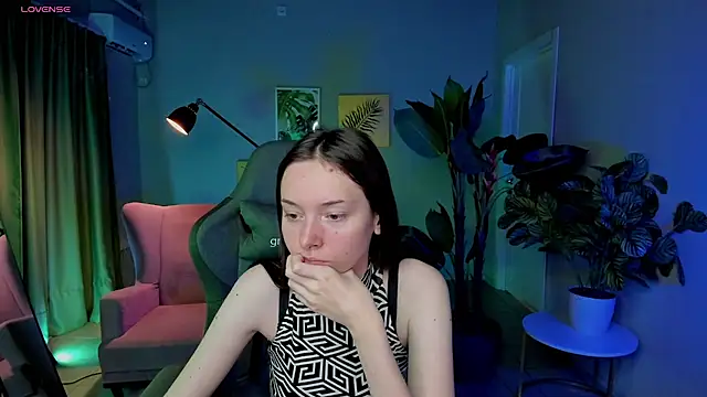 Eva Leeee online show from 07.03.26