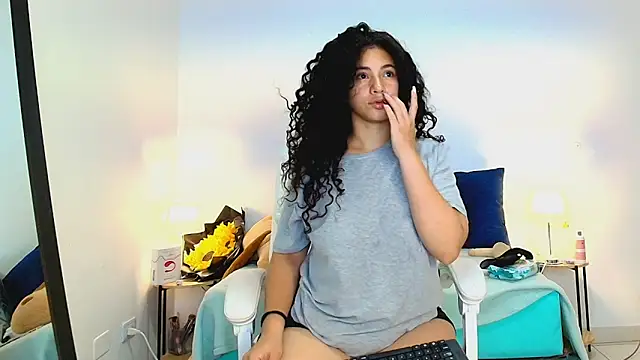 Snapshot of Isabella_Sophia19 chatting on 07.21.26 Isabella Sophia19 online show from 07.21.26