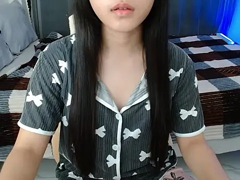 xsavanah01 online show from 07.27.26