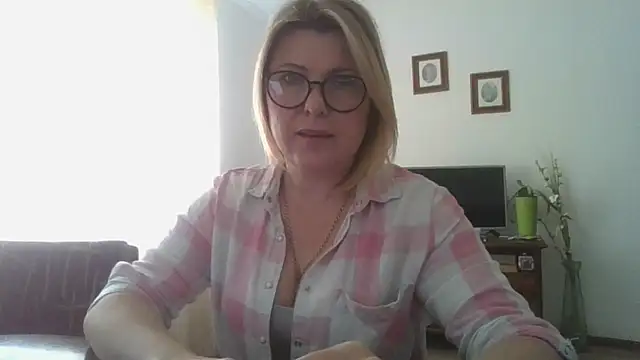 ElenaLove888 online show from 06.13.26
