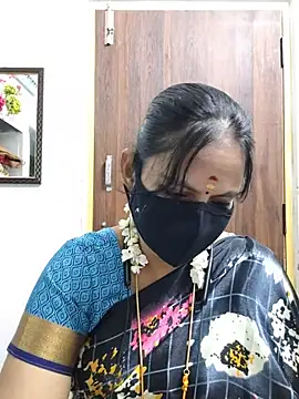 Snapshot of Tamil_white_beauty chatting on 07.14.26 Tamil white beauty online show from 07.14.26