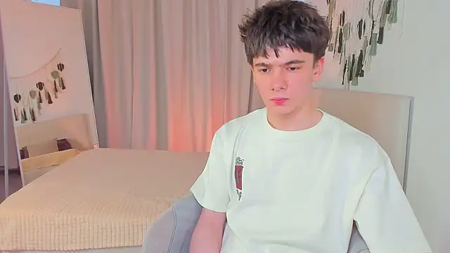 Snapshot of Ethan_Crowe chatting on 07.28.26 Ethan Crowe online show from 07.28.26