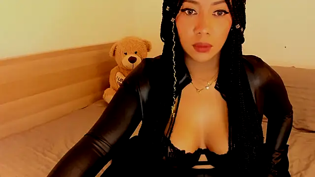 NicolePasqualott online show from 10.30.25